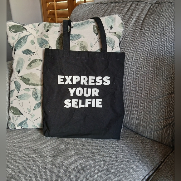 Quay Australia Tote Bag in black. - Picture 2 of 2